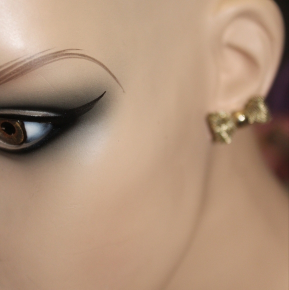 Vintage White Enamel Mesh Rhinestones Cuff Bracelet & Gold Mesh Bow Earrings - Picture 9 of 17